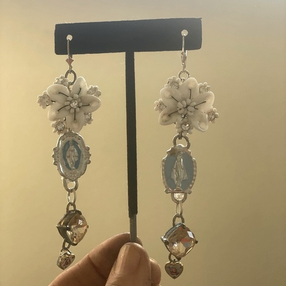 Religious themed Mary hand made dangle earrings - Picture 12 of 17